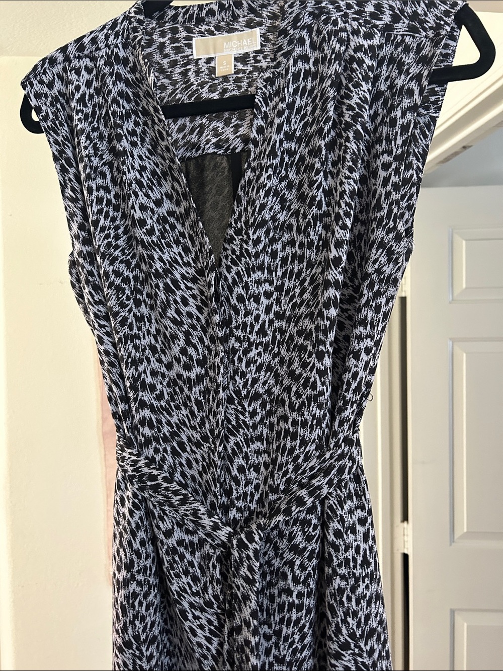 Michael Kors Black & White Animal Print Printed Sleeveless Jumpsuit EUC - Picture 5 of 5